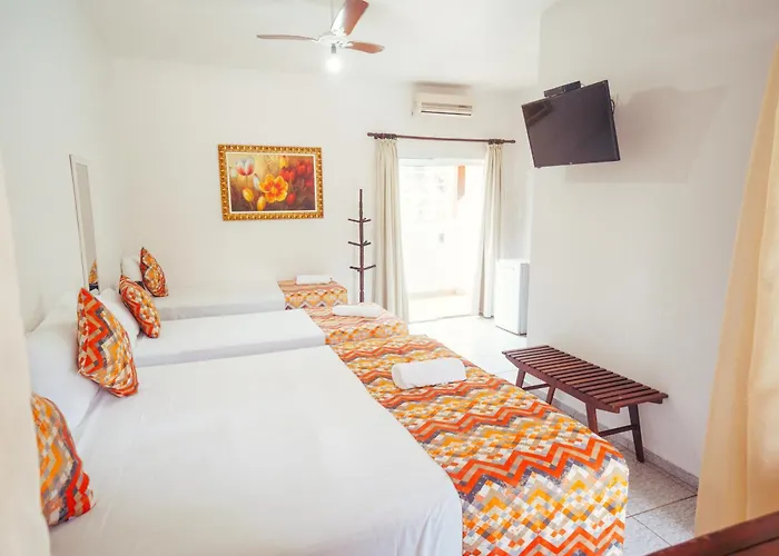 Pousada Flores do LázaroPousada